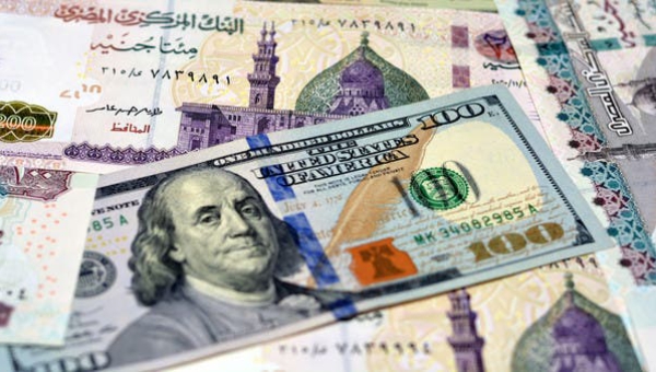 لأول مرة.. الدولار يسجل مستويات جديدة في مصر
