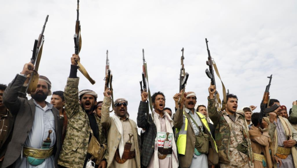 لتجديد الهدنة.. جماعة الحوثي تشترط دفع مرتبات مقاتليها بالدولار