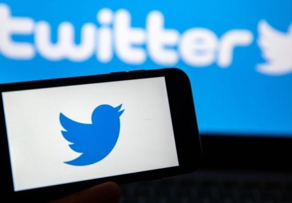 تويتر تخسر 50% من معلنيها بعد استحواذ ماسك على المنصة