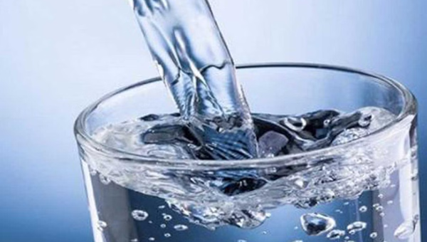 دراسة جديدة تنسف نظرية كمية المياه الواجب شربها يوميا