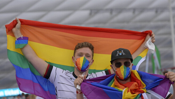 رسمياً.. قطر تسمح بعلانية الرموز المثلية