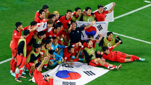 كأس العالم..  كوريا الجنوبية تهزم البرتغال وتتأهل.. وأوروغواي تودع بالدموع