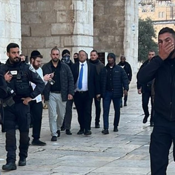استفزاز غير مسبوق.. وزير الأمن القومي الإسرائيلي يقتحم باحات الأقصى