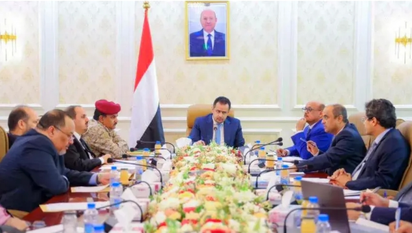 تأكيداً لما نشره الوفاق نيوز.. صحيفة سعودية تكشف عن تغيير مرتقب للحكومة اليمنية