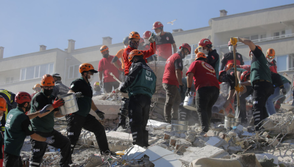 تركيا وسوريا : عدد ضحايا الزلزال يقارب الـ24 ألفا