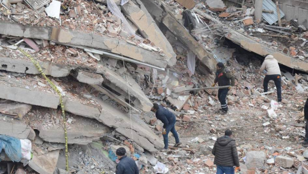 تركيا وسوريا.. أعداد ضحايا الزلزال تتجاوز 30 ألف قتيل