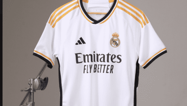 لأول مرة في التاريخ.. الكشف عن القميص الجديد لريال مدريد بشعار جديد