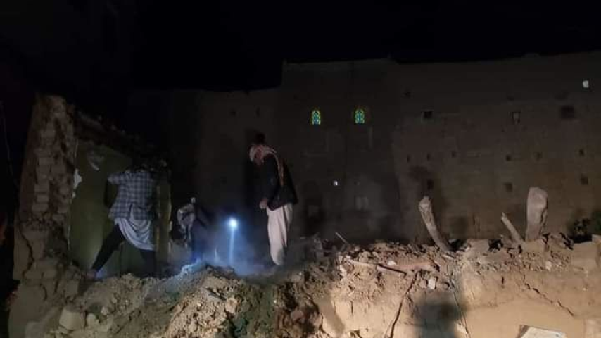 إصابة امرأة وتدمير منزلها بانفجار أسطوانة غاز في عمران
