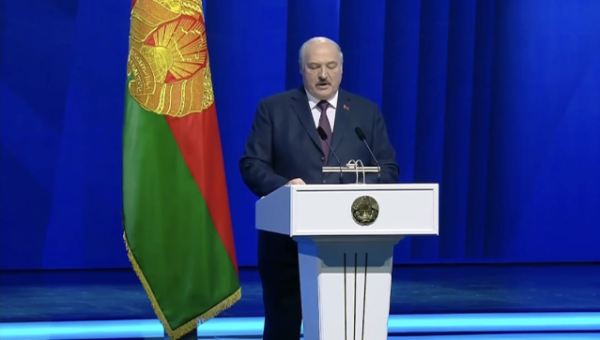 رئيس بيلاروسيا.. الحرب العالمية الثالثة قادمة لا محالة والحرائق النووية تلوح في الأفق