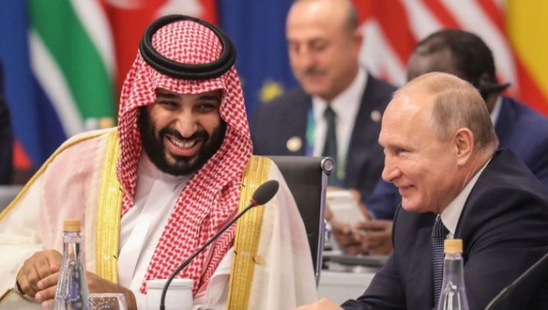 السعودية توجه ضربة للغرب وروسيا "الفائز الرئيسي"