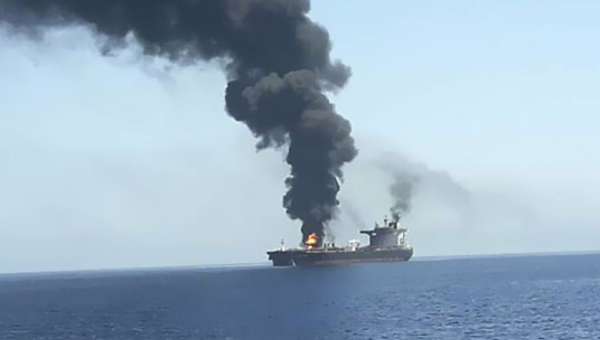 البحرية البريطانية : حادث يصيب سفينة قبالة اليمن وليس هجوماً