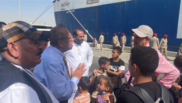 إجلاء اكثر من 400 مواطن يمني من السودان إلى السعودية