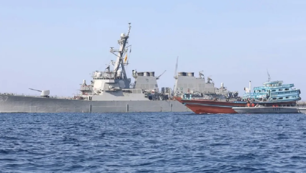 البحرية الأمريكية تعلن مصادرة شحنة مخدرات إيرانية كبيرة في خليج عمان