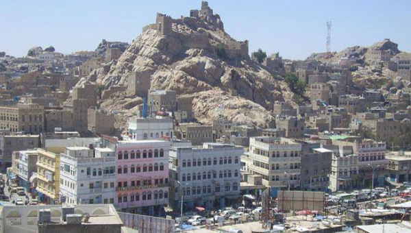 جريمة مروعة في اليمن.. مسلح يقتل ويصيب 17 شخصاً في محافظة البيضاء