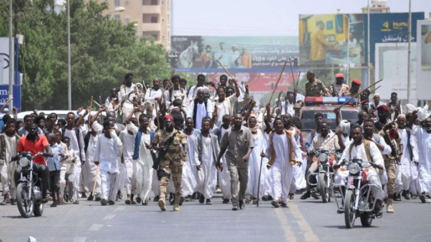 السودان: وزارة الدفاع تدعو إلى تسليح كل القادرين على حمل السلاح