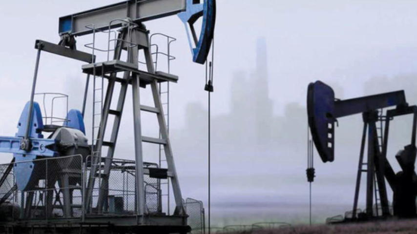 تراجع أسعار النفط بعد ارتفاعها بفضل اتفاق "أوبك+" لتثبيت الإنتاج