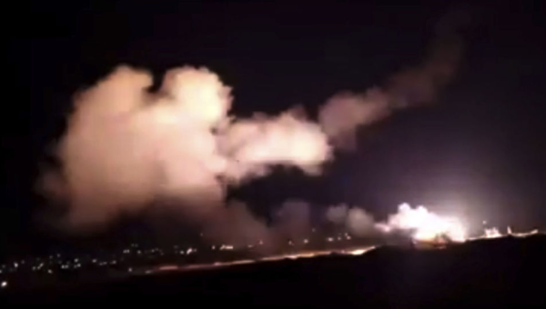 غارات إسرائيلية تستهدف شحنة أسلحة إيرانية في مطار دمشق السوري