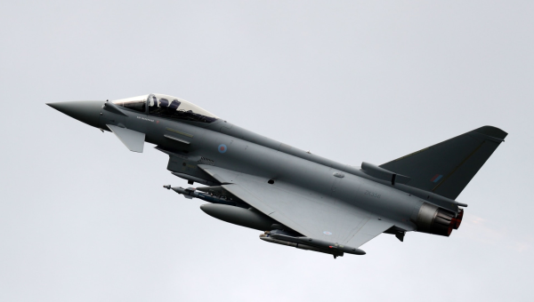 شركات الدفاع البريطانية تفحص خيارات بيع طائرات مقاتلة للسعودية