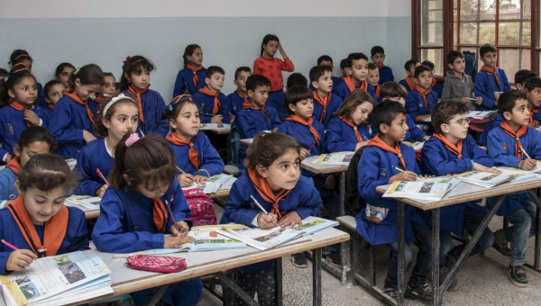 سوريا.. إيران تستعمل "التعليم" لتجهيز جيل موال لها في دير الزور