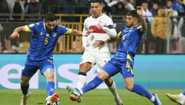 خماسية رونالدو تقود البرتغال للفوز على البوسنة
