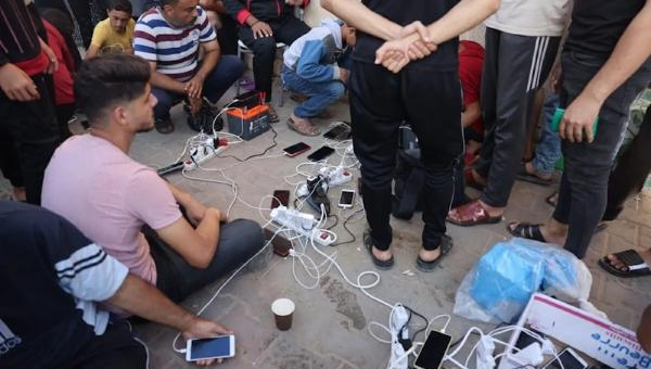 غزة: اتصالات الهاتف والإنترنت تعود تدريجيا بعد هجوم إسرائيلي