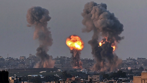 أمريكا تدعم إسرائيل بقذائف شديدة الانفجار