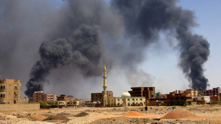 السودان.. الجيش يقصف الدعم السريع بالمسيرات بالخرطوم واشتباكات في وسط أم درمان