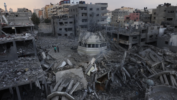 غزة تحت القصف من الشمال حتى الجنوب واقتحامات بالضفة