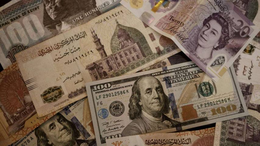 الدولار يصل إلى مستويات قياسية غير مسبوقة في هذه الدولة العربية