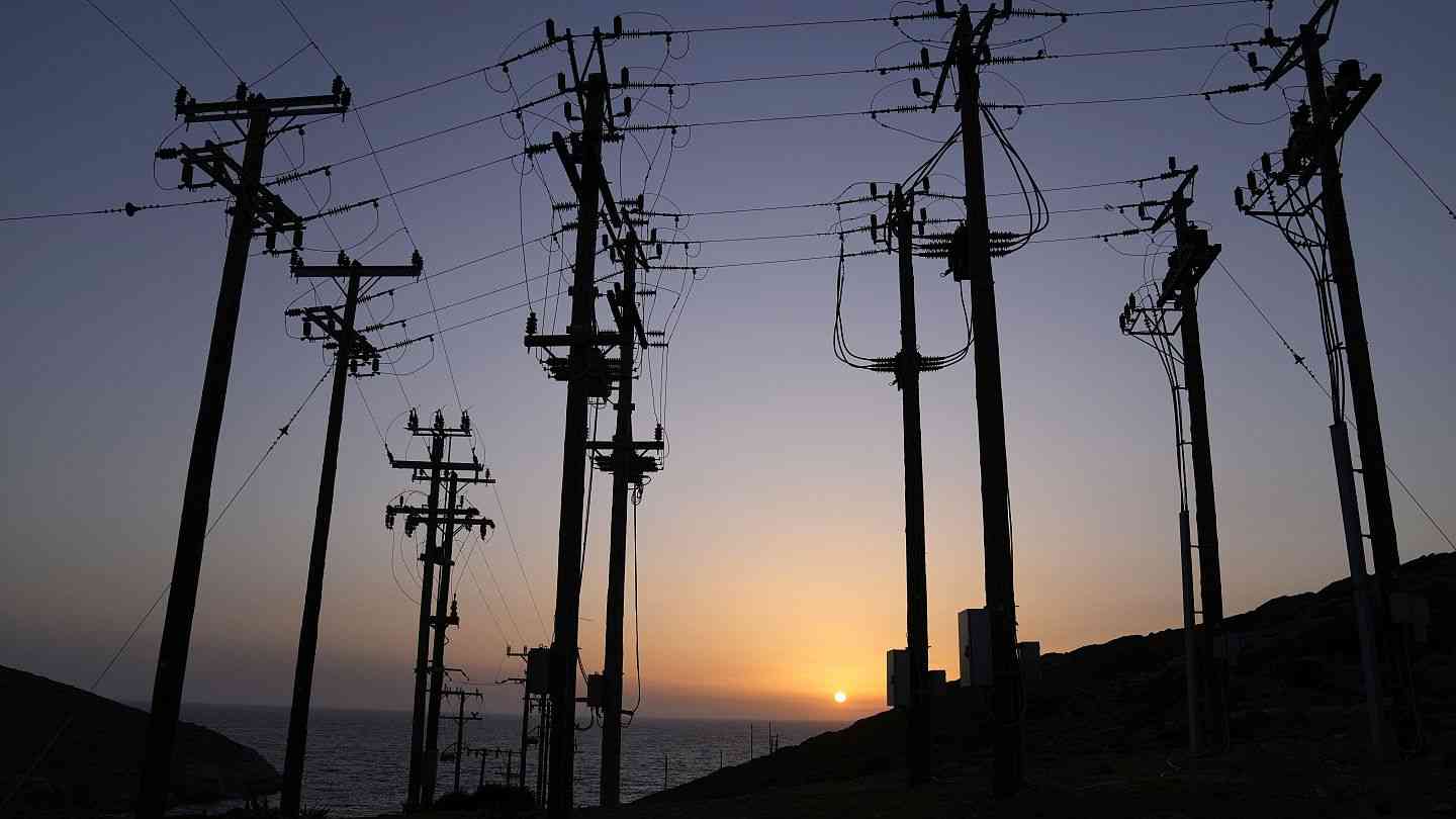 إسرائيل تغرق في الظلام: انقطاع شامل للكهرباء