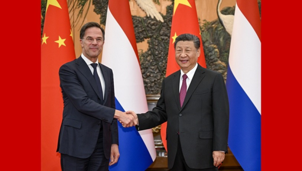 الرئيس الصيني يصدم مبعوث أوربا رئيس الوزراء الهولندي : ليس هناك قوى يمكنها أن تعيق وتيرة التقدم التكنولوجي في الصين