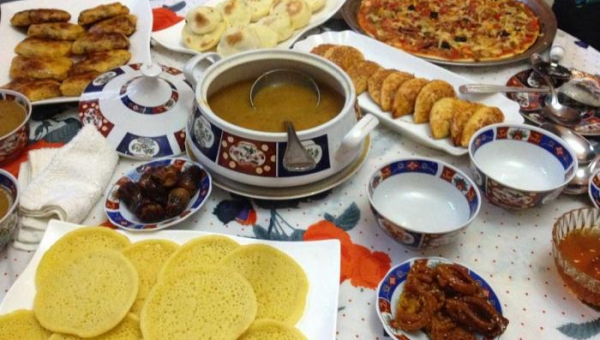 مذهل: مغربي يقدم وجبات طعام مجانية في فرنسا بمقابل حل المعادلات الرياضية