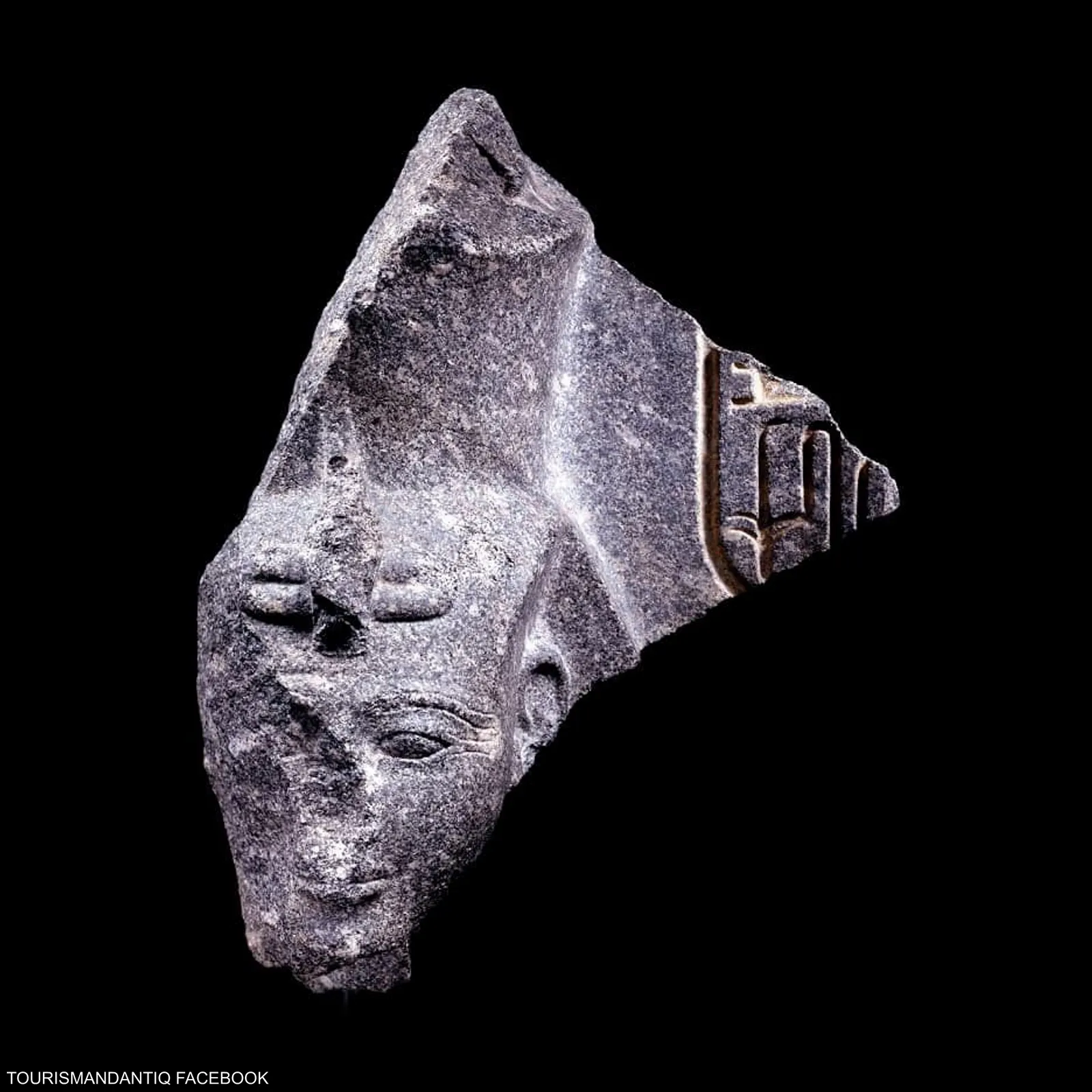 مصر تستعيد رأس تمثال عمره 3400 عام للملك رمسيس الثاني