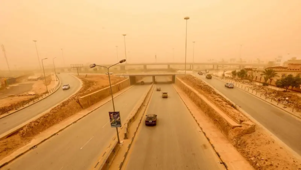 عاصفة رملية تجتاح ليبيا وتعرقل الملاحة الجوية