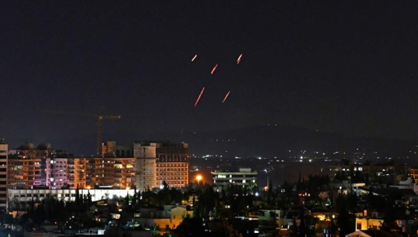 الدفاع الجوي السوري يُسقط صواريخ إسرائيلية استهدفت ريف دمشق