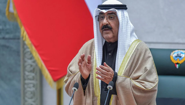 سنحاسب من يقصر بعمله.. أمير الكويت يحذر الحكومة الجديدة